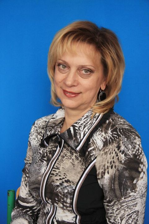 Біла Ганна Федорівна – Вчителька економіки і математики; заступник директора з навчально-виховної роботи
